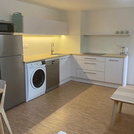 Red Travel Apartment Dvůr Králové nad Labem Екстериор снимка