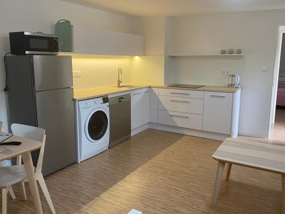 Red Travel Apartment Dvůr Králové nad Labem Екстериор снимка