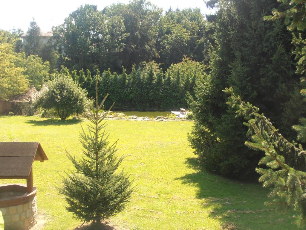 Red Travel Apartment Dvůr Králové nad Labem Екстериор снимка